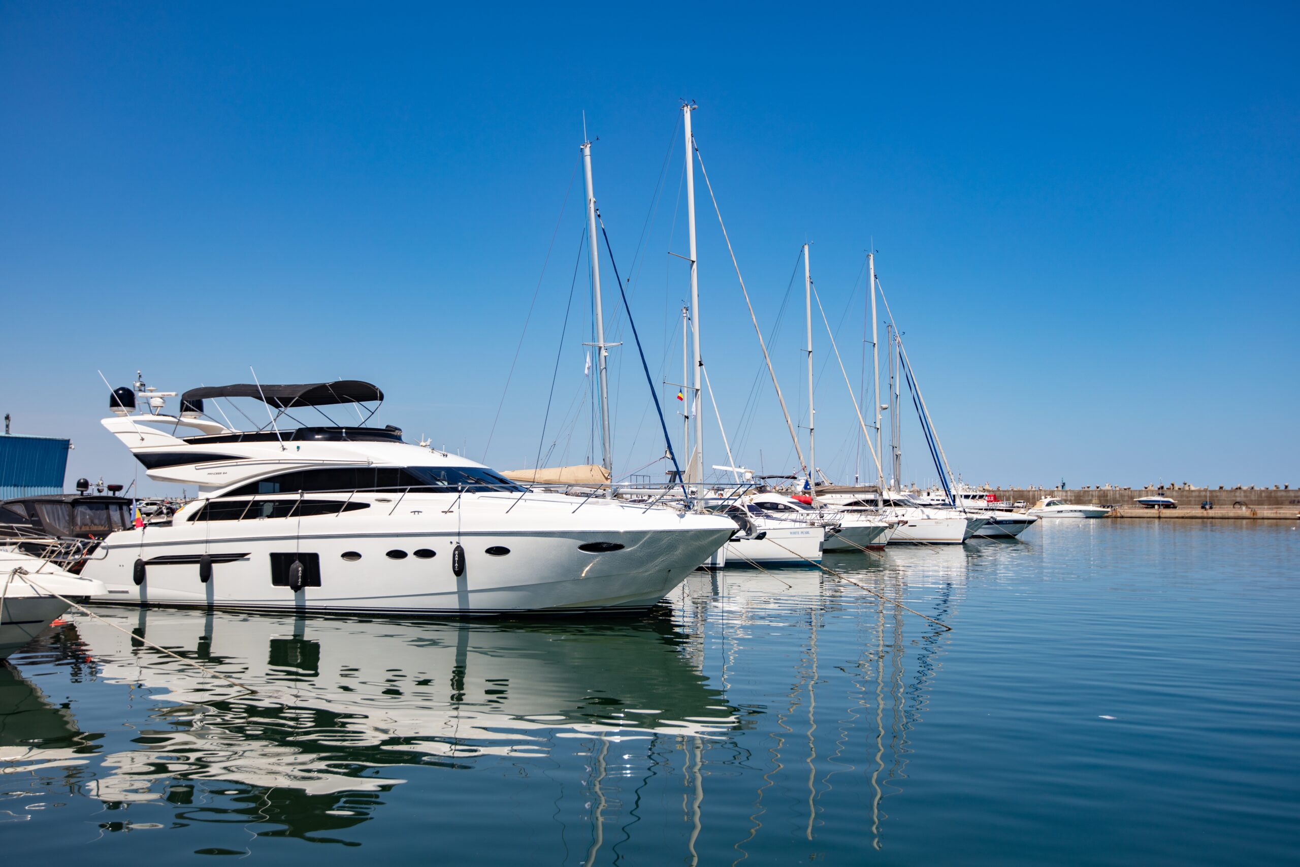Image for the article: Yacht Tour or Cruise: What’s the Difference and Which One Should You Choose?