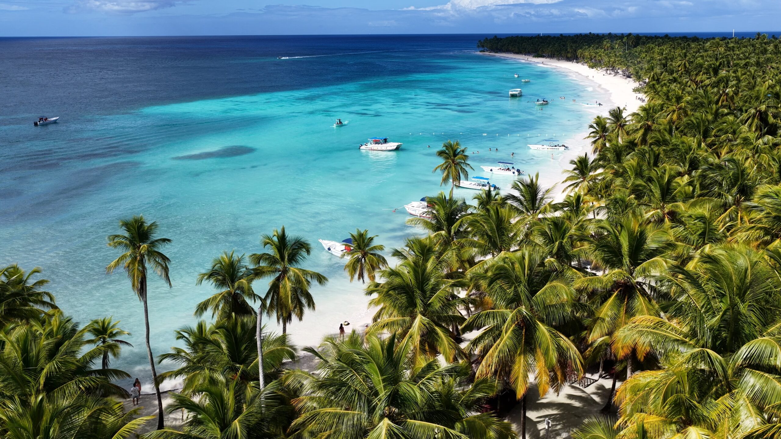 Image for the article: 15 Things to Do in Dominican Republic: Places, Activities & Sailing Itineraries